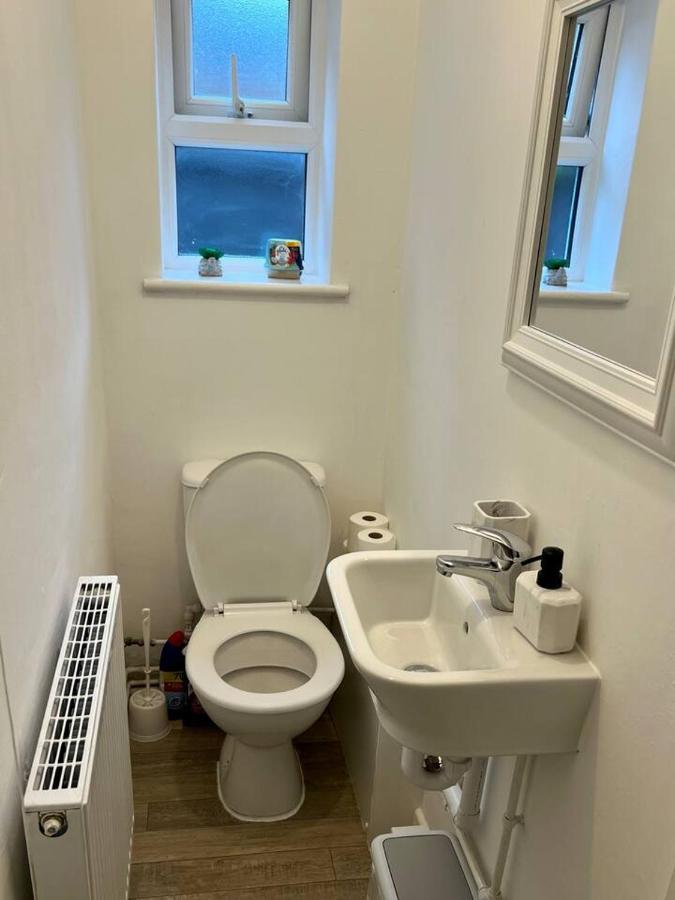 4 Bedroom Terrace House Wellingborough Exteriör bild