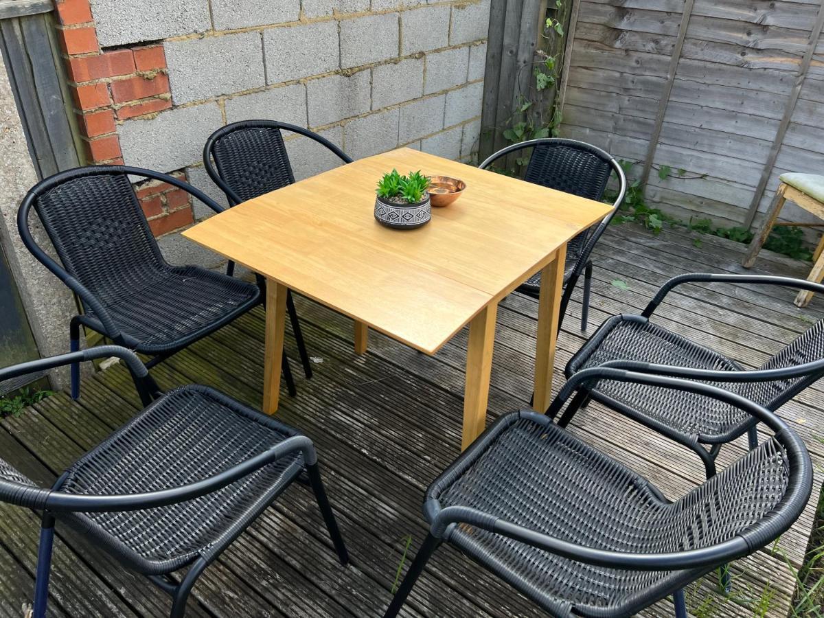 4 Bedroom Terrace House Wellingborough Exteriör bild