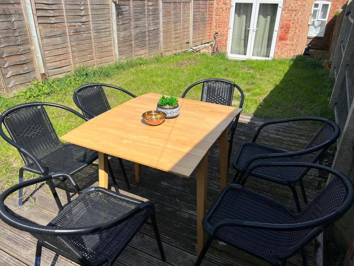4 Bedroom Terrace House Wellingborough Exteriör bild
